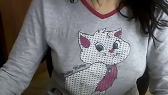 Turkish Cam Girl With A Cute And Homemade Video